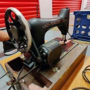 Antique singer seeing mashine